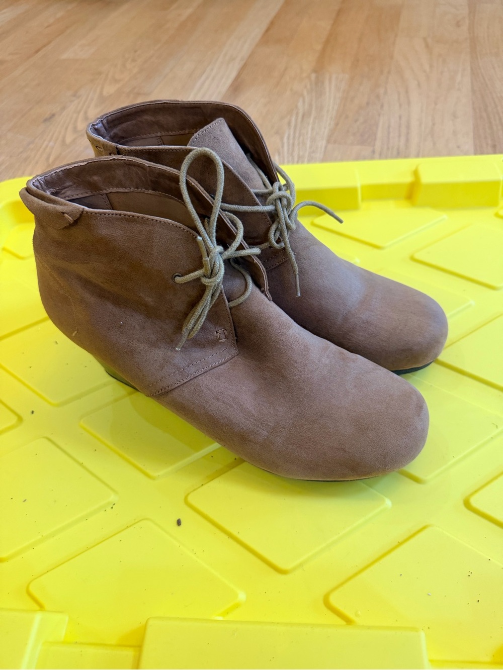 Ladies Size 10 "Cato" Tan Lace-Up Wedge Ankle Booties GUC